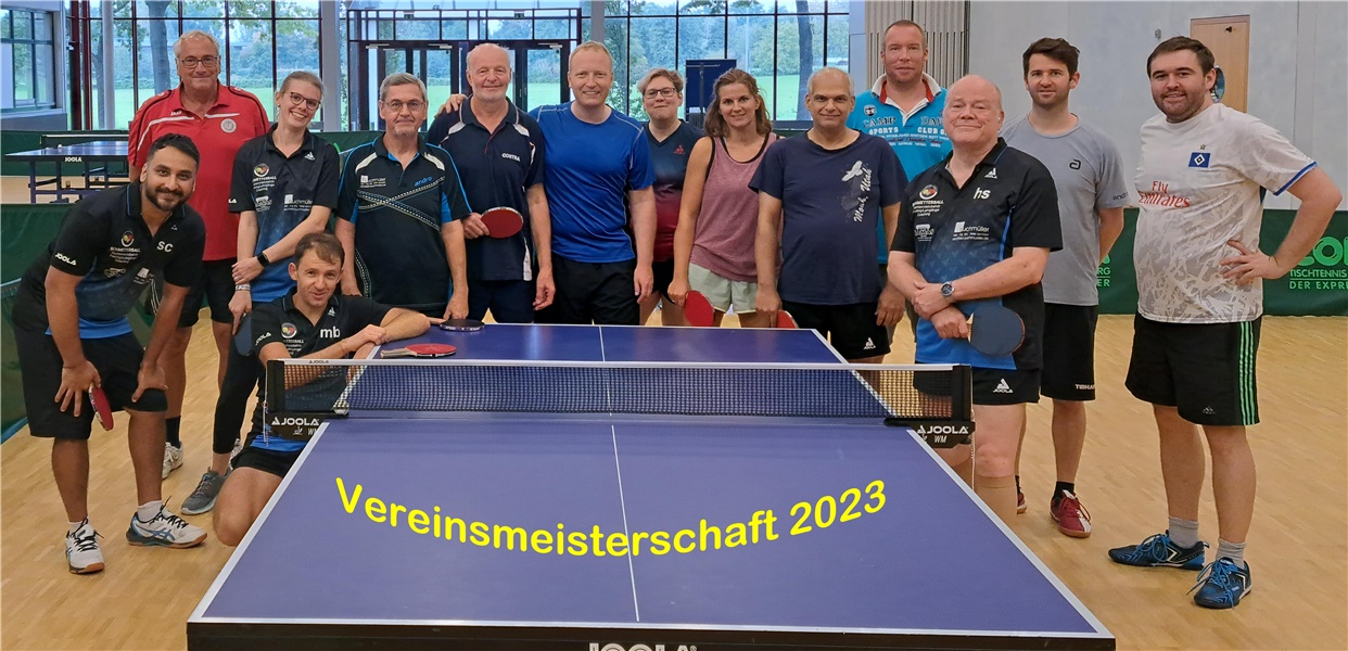 Die Teilnehmerschar in der Bürgerhalle bei den Vereinsmeisterschaften 2023.